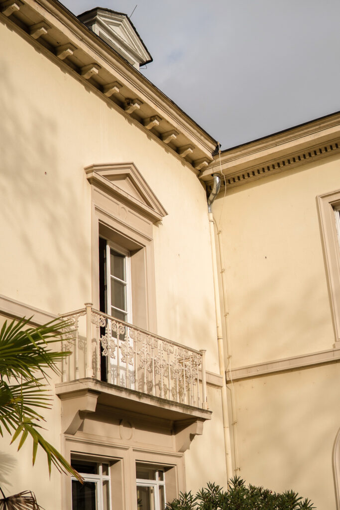 Aesthetik-Heiligenberg-Schloss-außen-Balkon